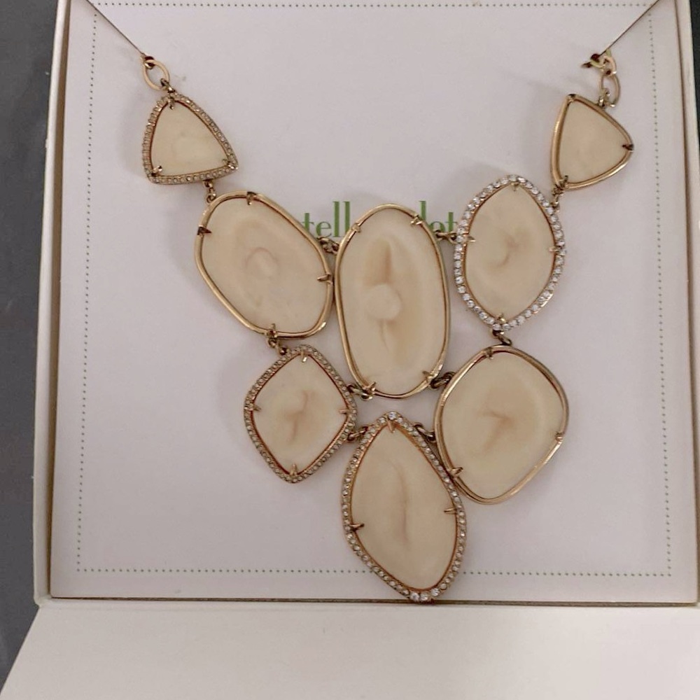 Stella & Dot Fiona bib necklace